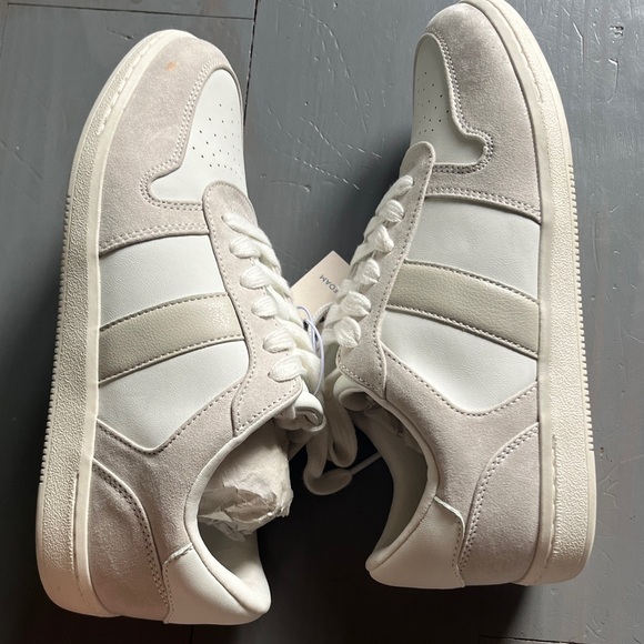 Universal Thread Women's White and Cream Sneakers - Picture 7 of 8